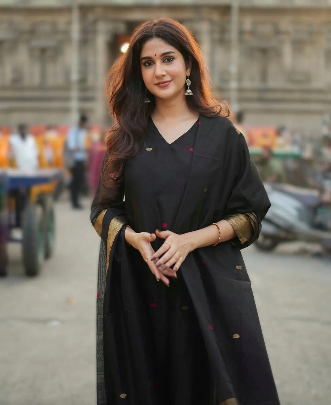 Elegant Black Kurta Set with Gold Border Dupatta